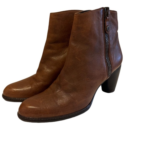 Stuart Weitzman  Brown Leather Ankle Boots Womens 7M  Logo Side Zip Closure Soft - Picture 1 of 16